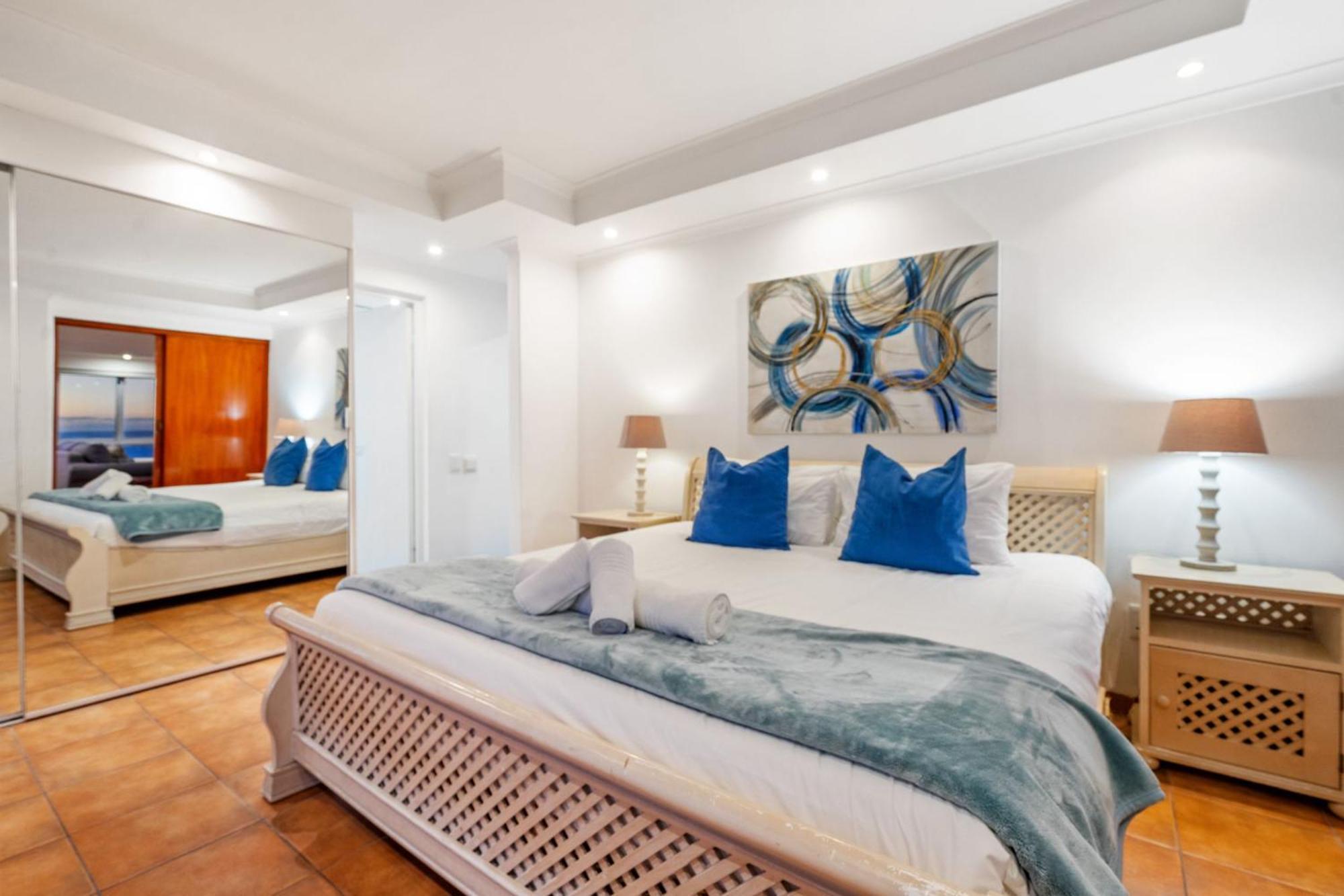 Apartment Ocean View 701 By Hostagents Cape Town