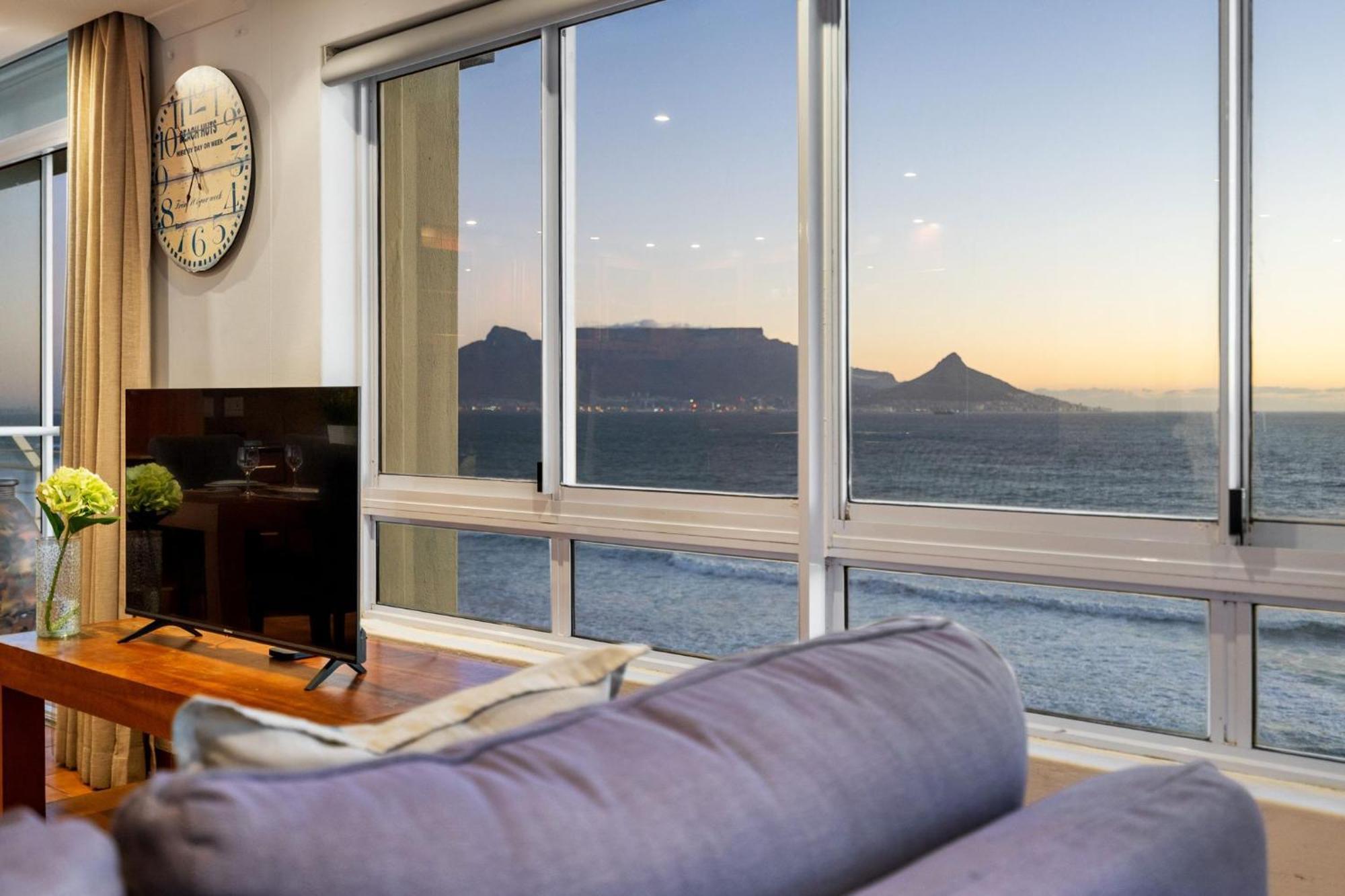 Apartment Ocean View 701 By Hostagents Cape Town
