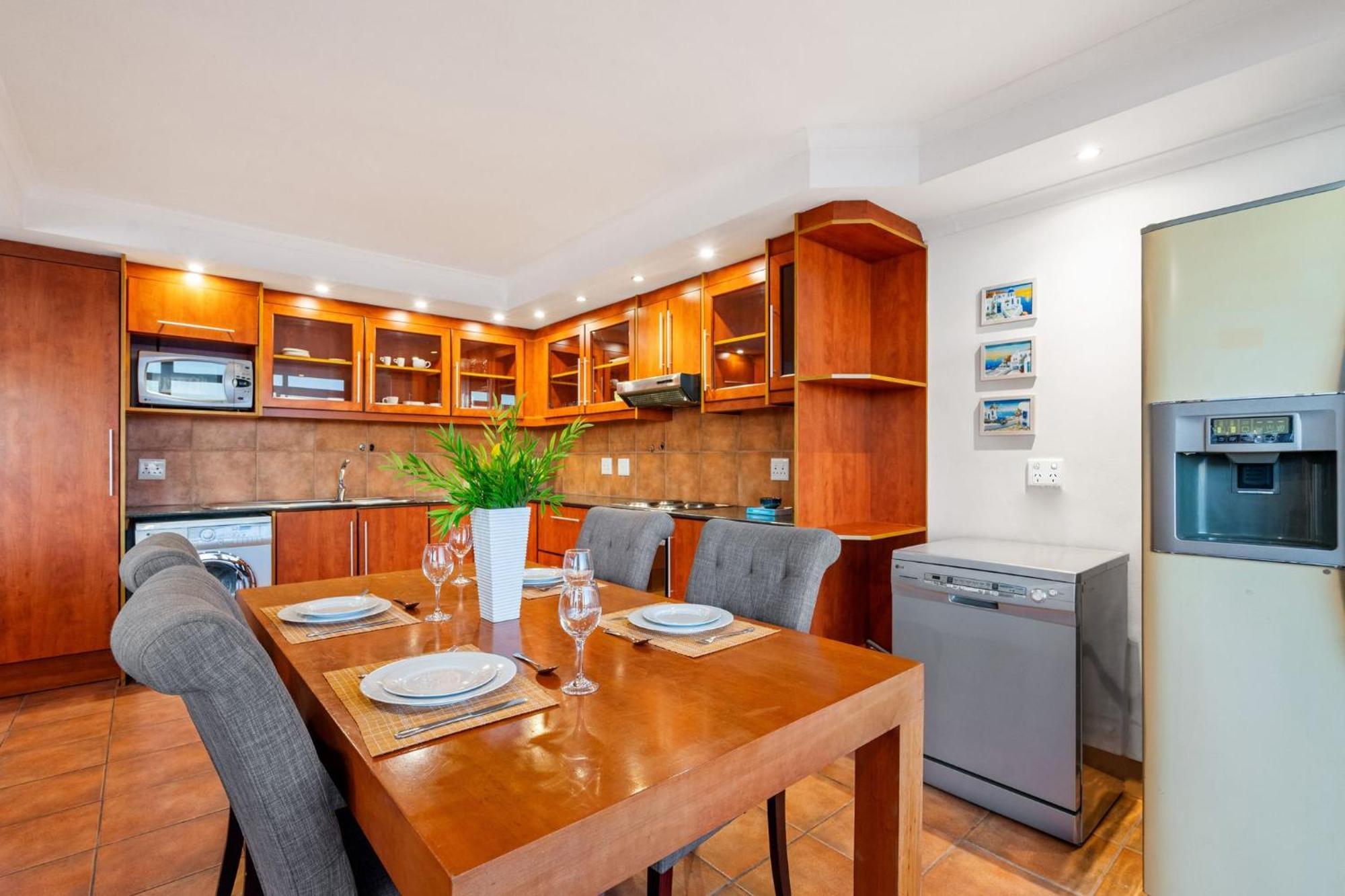 Ocean View 701 By Hostagents * Cape Town